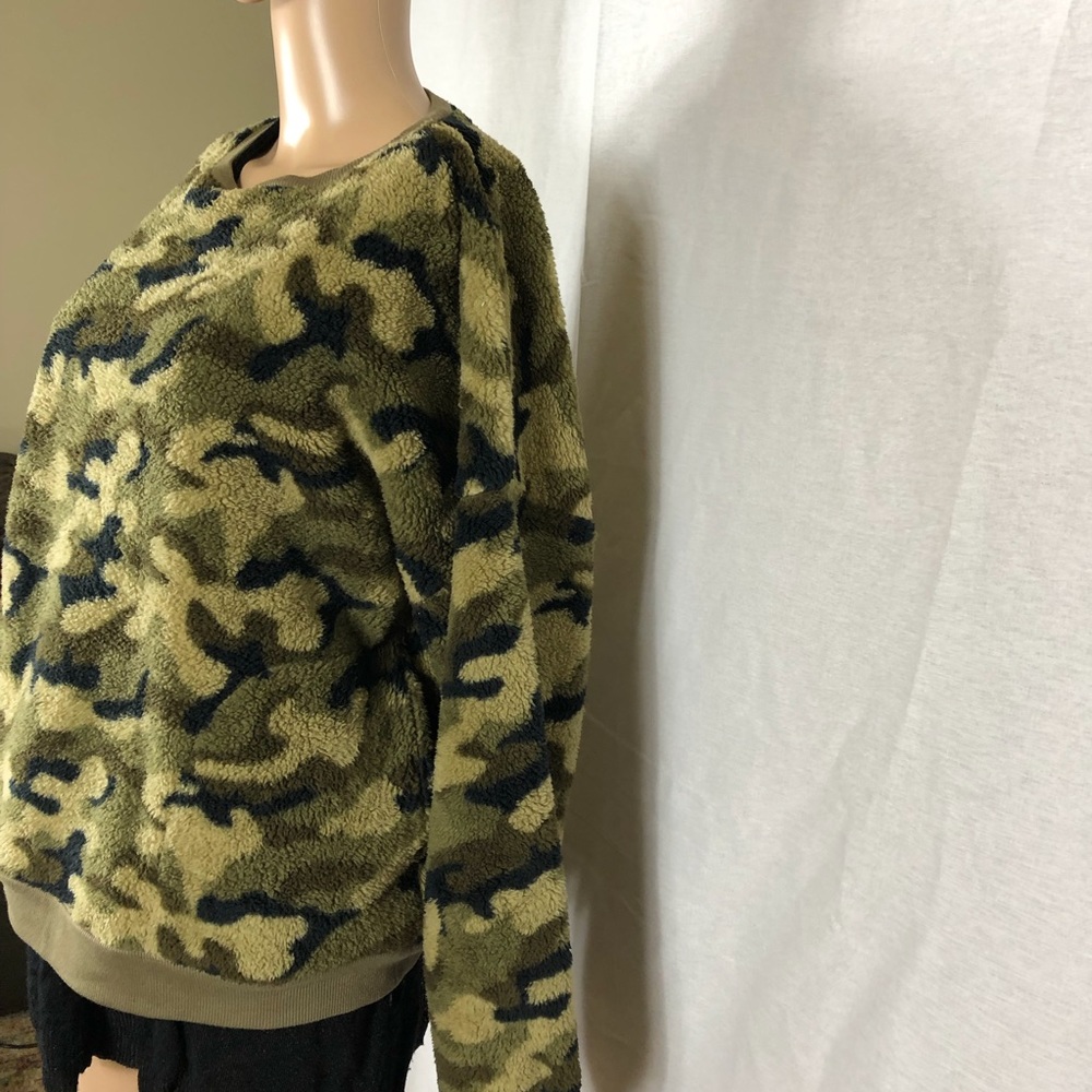 Ragdoll Camo Sweatshirt - Picture 4 of 5